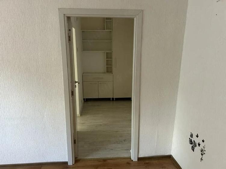 Apartament cu 2 camere semidecomandat, mobilat în Micălaca