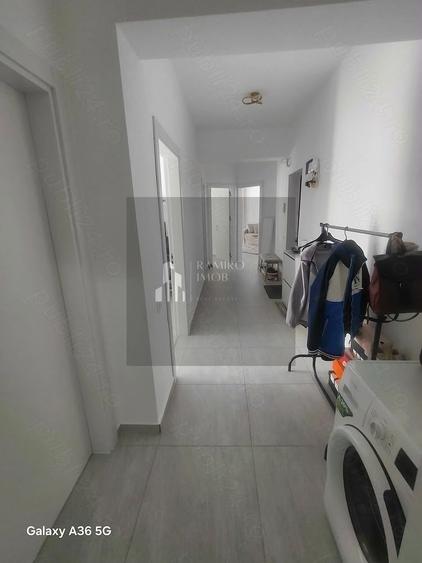 Apartament cu 3 camere decomandat, mobilat în Metalurgiei
