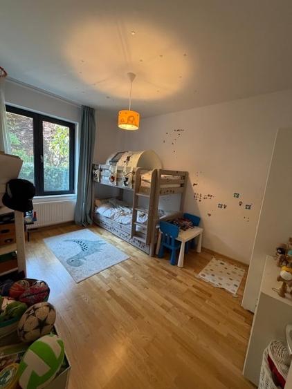 Apartament cu 4 camere decomandat, mobilat în Central
