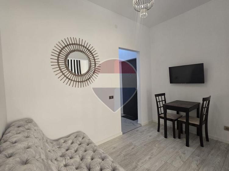 Apartament cu 2 camere decomandat, mobilat în Central