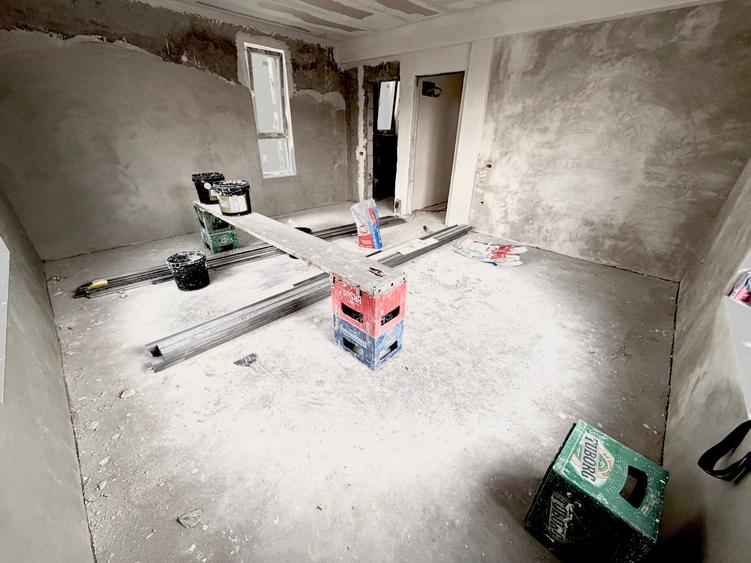 Duplex cu 5 camere cu Canalizare în Sud