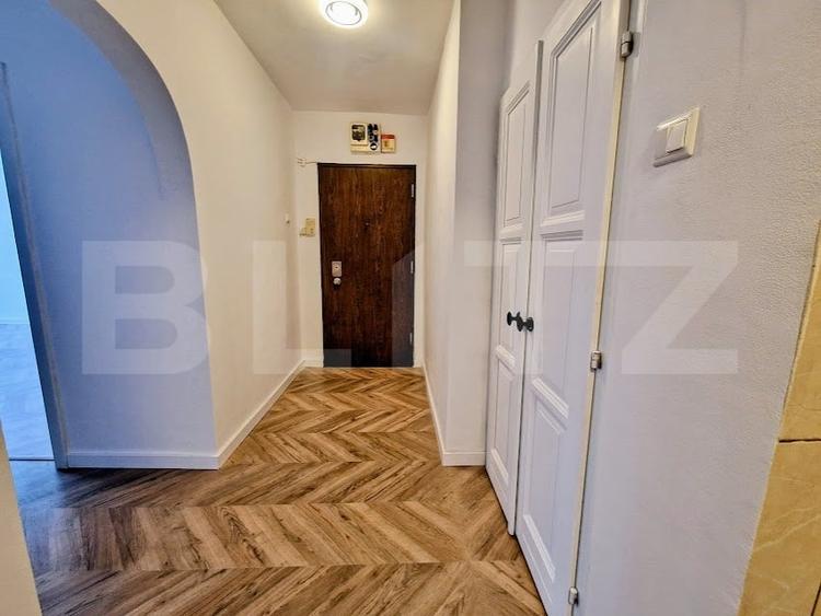 Apartament cu 3 camere decomandat, mobilat în Dacia