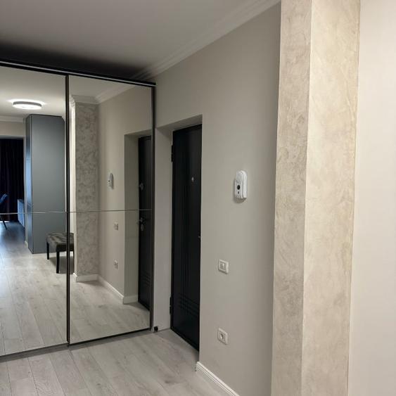Apartament cu 2 camere semidecomandat, mobilat în Tractorul