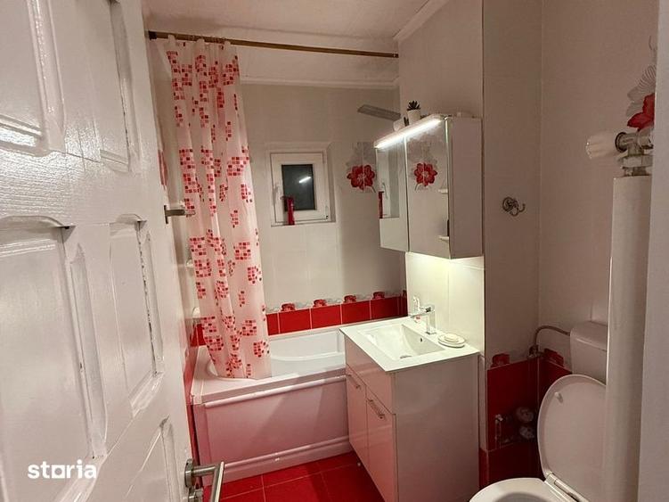 Apartament cu 3 camere în Malu Roșu