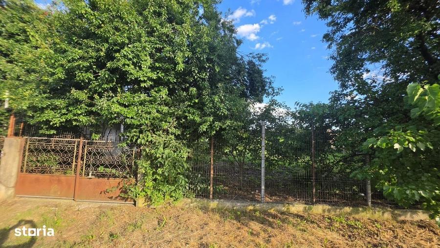 Casă cu 4 camere cu Teren 2200 Mp în Mihai Bravu
