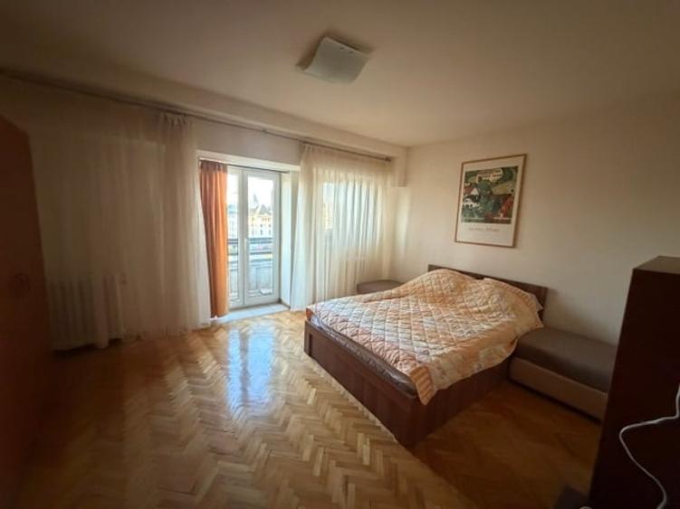 Apartament cu 2 camere decomandat în P-ța Unirii