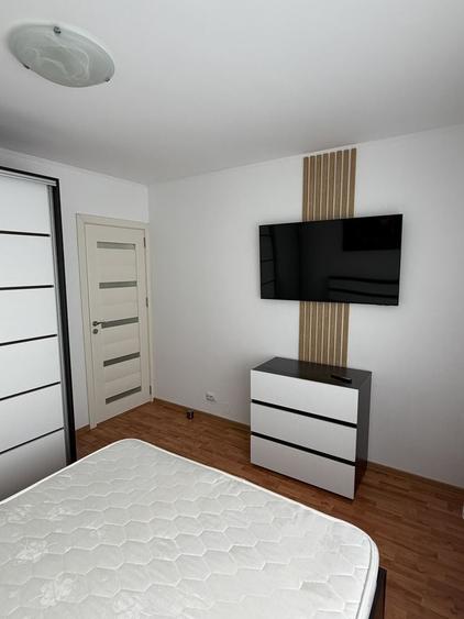 Apartament cu 3 camere decomandat în Eremia
