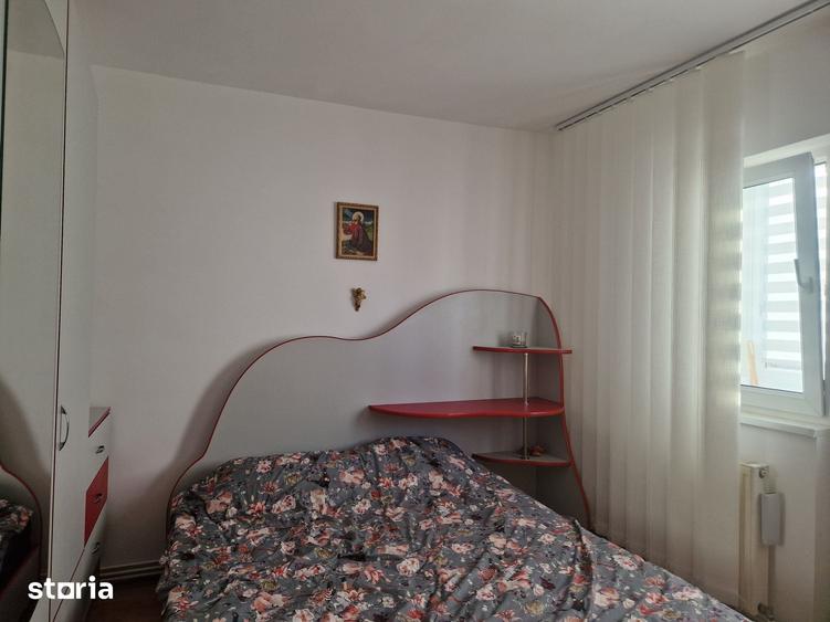 Apartament cu 3 camere decomandat în Peneș Curcanul
