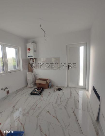 Casă cu 3 camere în Ciurbești