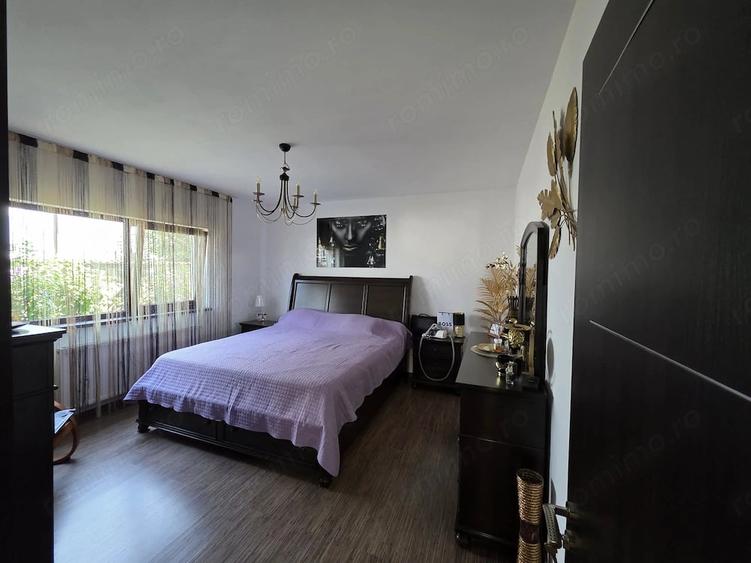 Casă cu 6 camere cu Teren 560 Mp în Central