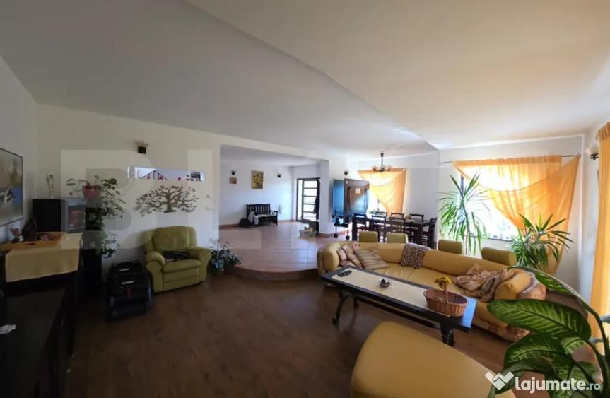 Casă cu 4 camere cu Teren 520 Mp în Central