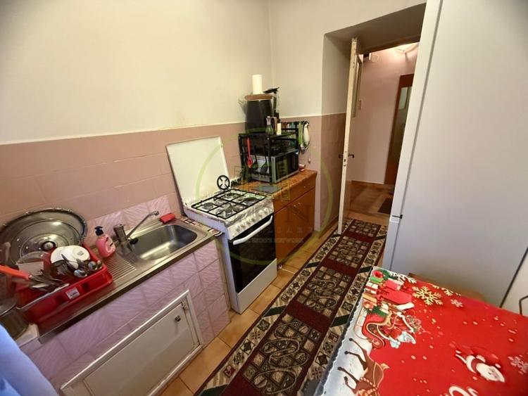 Apartament cu 2 camere semidecomandat, mobilat în Craiovița Nouă