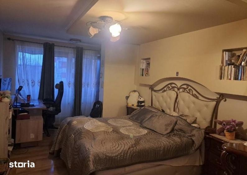 Apartament cu 3 camere semidecomandat în Calea București