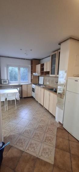 Apartament cu 2 camere semidecomandat, mobilat în Dristor