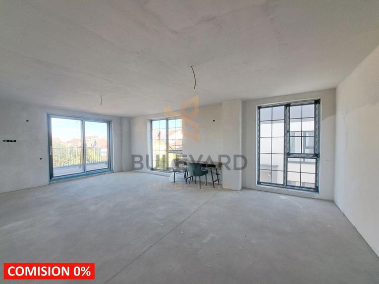 Penthouse cu 4 camere semidecomandat în Europa