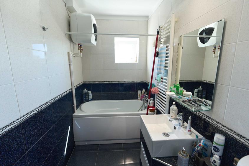Apartament cu 2 camere decomandat în Apusului