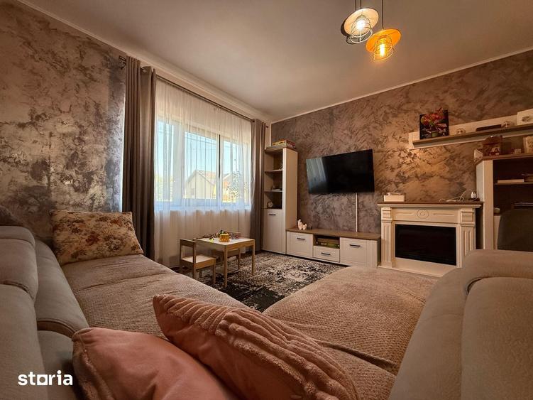 Casă cu 4 camere cu Teren 200 Mp în Rediu