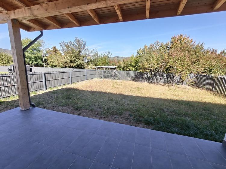 Casă cu 3 camere cu Teren 400 Mp în Olteni