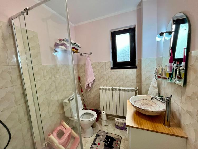 Casă individuală cu 5 camere cu Canalizare în Miroslava