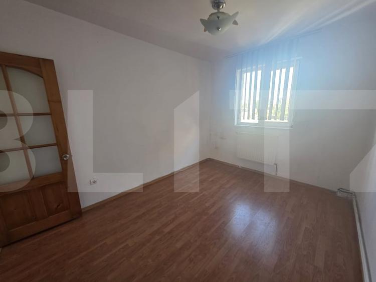 Apartament cu 2 camere decomandat în Lenin