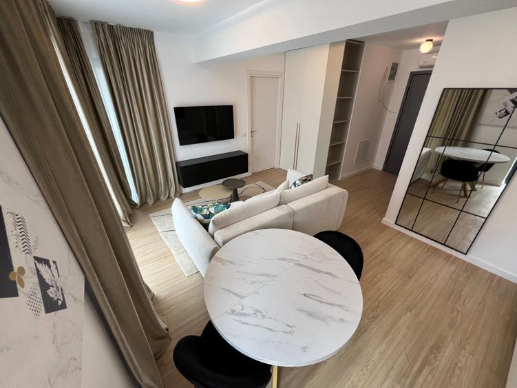 Apartament cu 2 camere semidecomandat, mobilat în Iancu Nicolae
