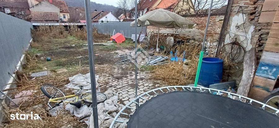 Casă cu 6 camere cu Teren 600 Mp în Central