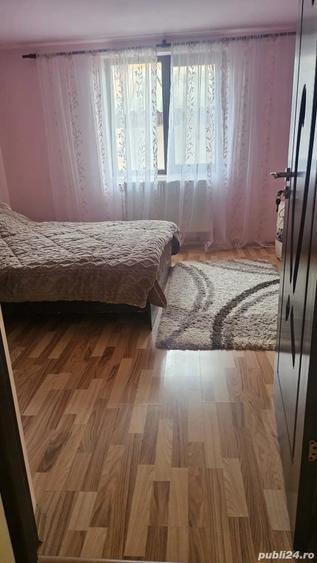 Casă cu 4 camere în Pietroasele