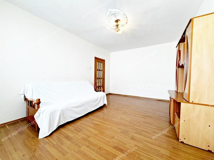 Apartament cu 2 camere decomandat în Micro 21