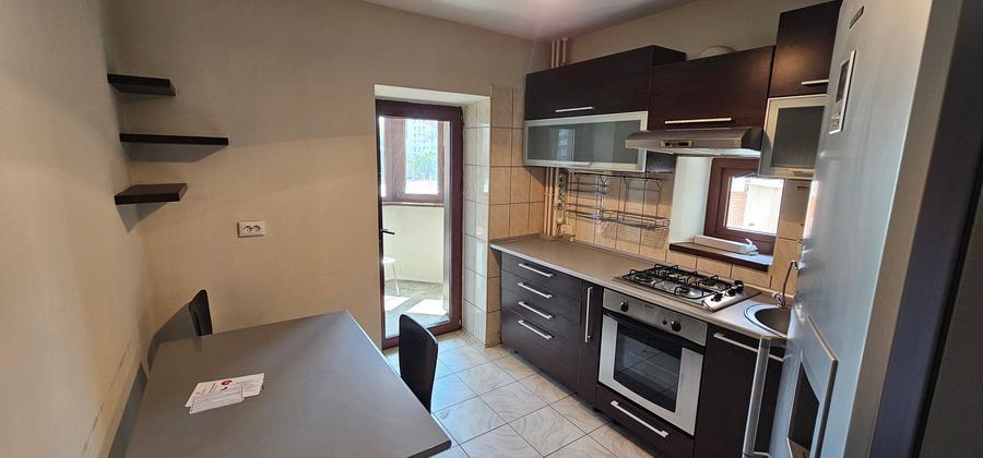 Apartament cu 3 camere decomandat, mobilat în Clucerului