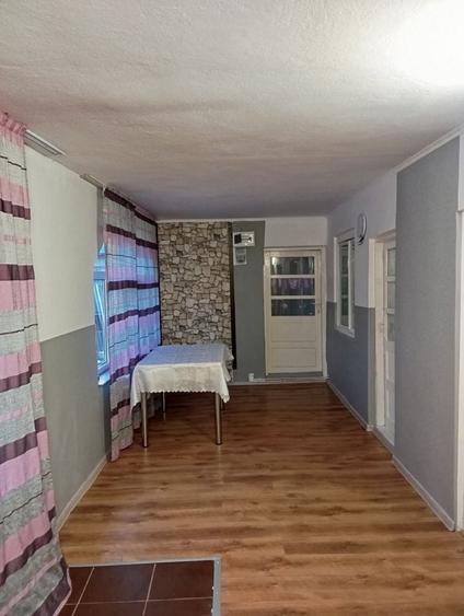 Casă cu 2 camere în Central