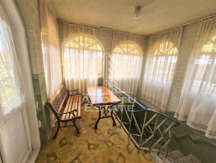 Casă individuală cu 9 camere cu Canalizare în Satchinez