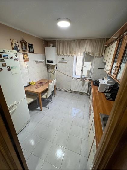 Apartament cu 4 camere decomandat în Inel II