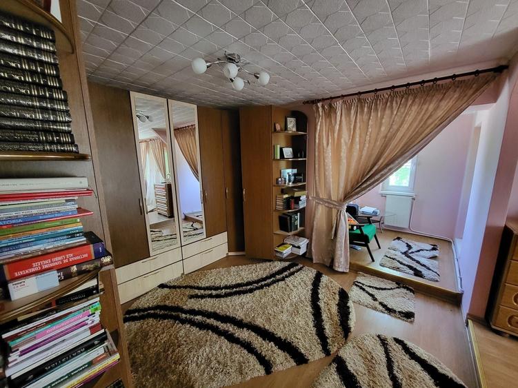 Casă cu 4 camere în Letea Veche
