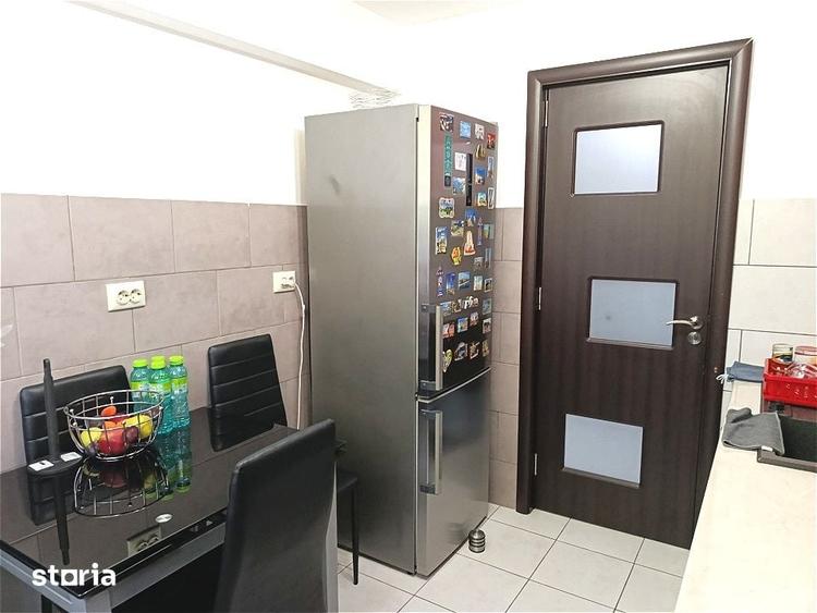 Apartament cu 3 camere semidecomandat în Titan
