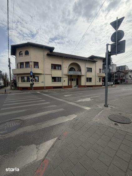Casă cu 5 camere cu Canalizare în Craiovei