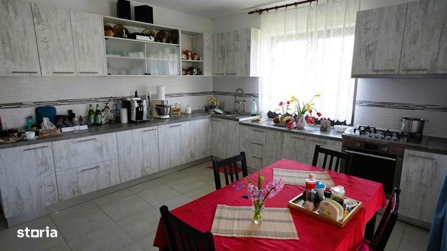 Casă cu 4 camere cu Teren 334 Mp în Valea Călugărească