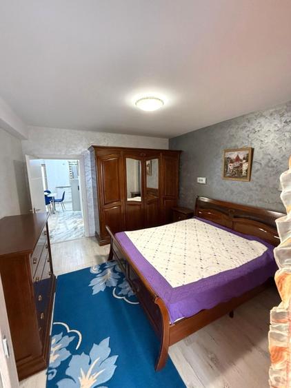 Apartament cu 3 camere semidecomandat, mobilat în Popas Păcurari