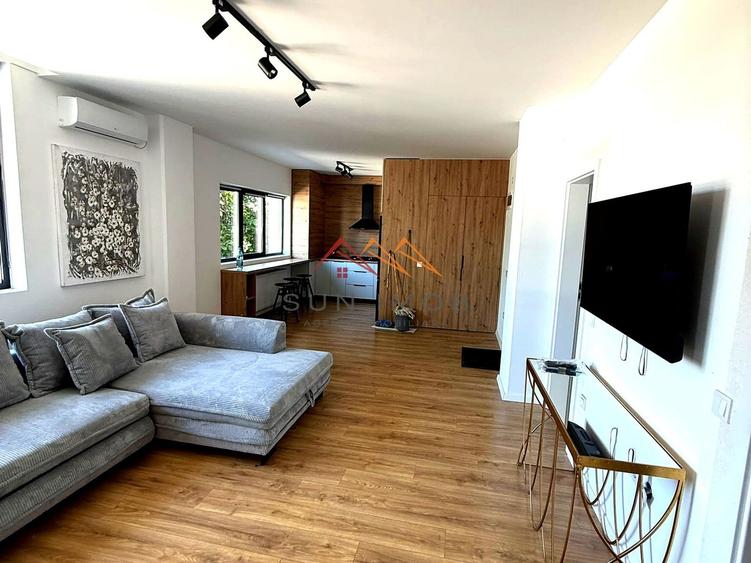 Apartament cu 3 camere, mobilat în Central