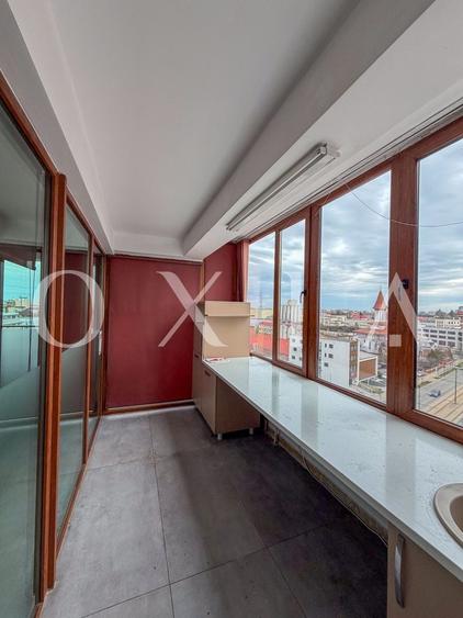 Apartament cu 5 camere decomandat în Complex Studențesc