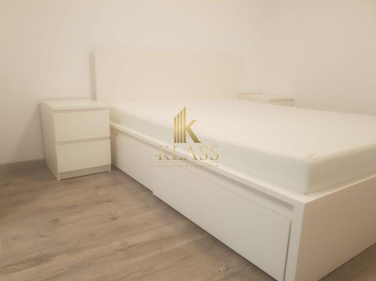 Apartament cu 3 camere semidecomandat, mobilat în Primăverii