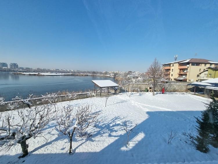 Casă individuală cu 5 camere cu Teren 800 Mp în Fundeni