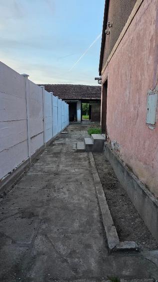 Casă individuală cu 2 camere cu Teren 602 Mp în Central