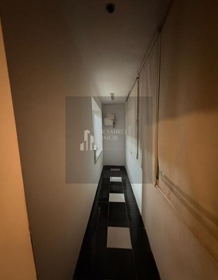 Garsonieră decomandată în Apărătorii Patriei