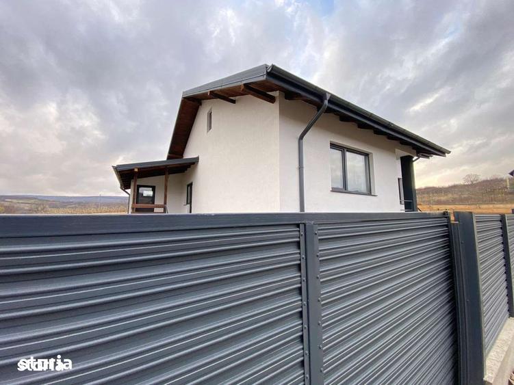 Casă cu 3 camere cu Teren 420 Mp în Tomești