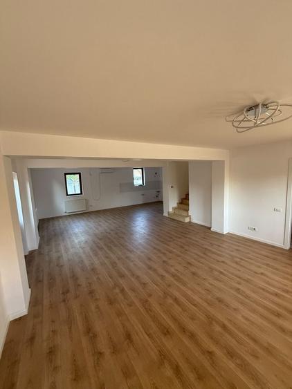 Casă cu 4 camere în Postăvari