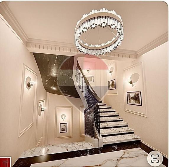 Casă individuală cu 10 camere cu Teren 65 Mp în Periferie
