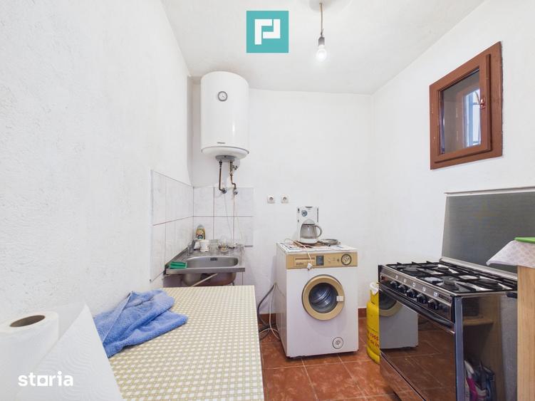 Casă cu 6 camere cu Teren 2877 Mp în Ineu