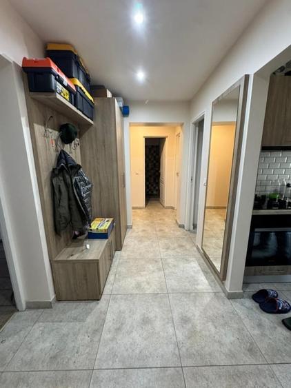 Apartament cu 3 camere decomandat, mobilat în Săsar