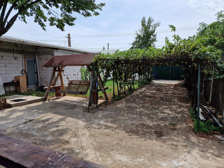 Casă cu 3 camere în Brăniștari