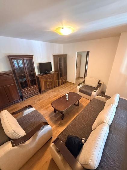 Apartament cu 2 camere semidecomandat, mobilat în Ultracentral